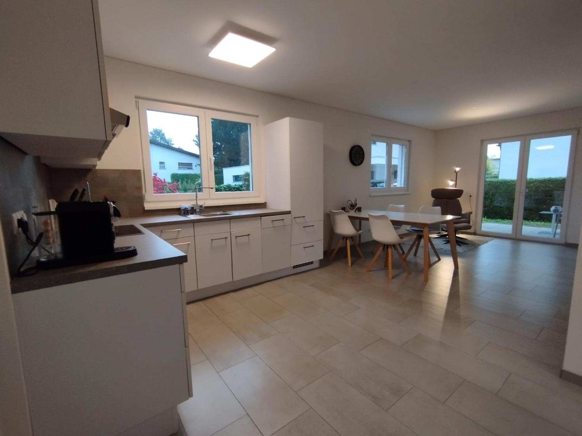 Crown Living Design Apartment - Gratis Parkplatz - Wlan - Kueche - Self Check-In Altach Екстериор снимка