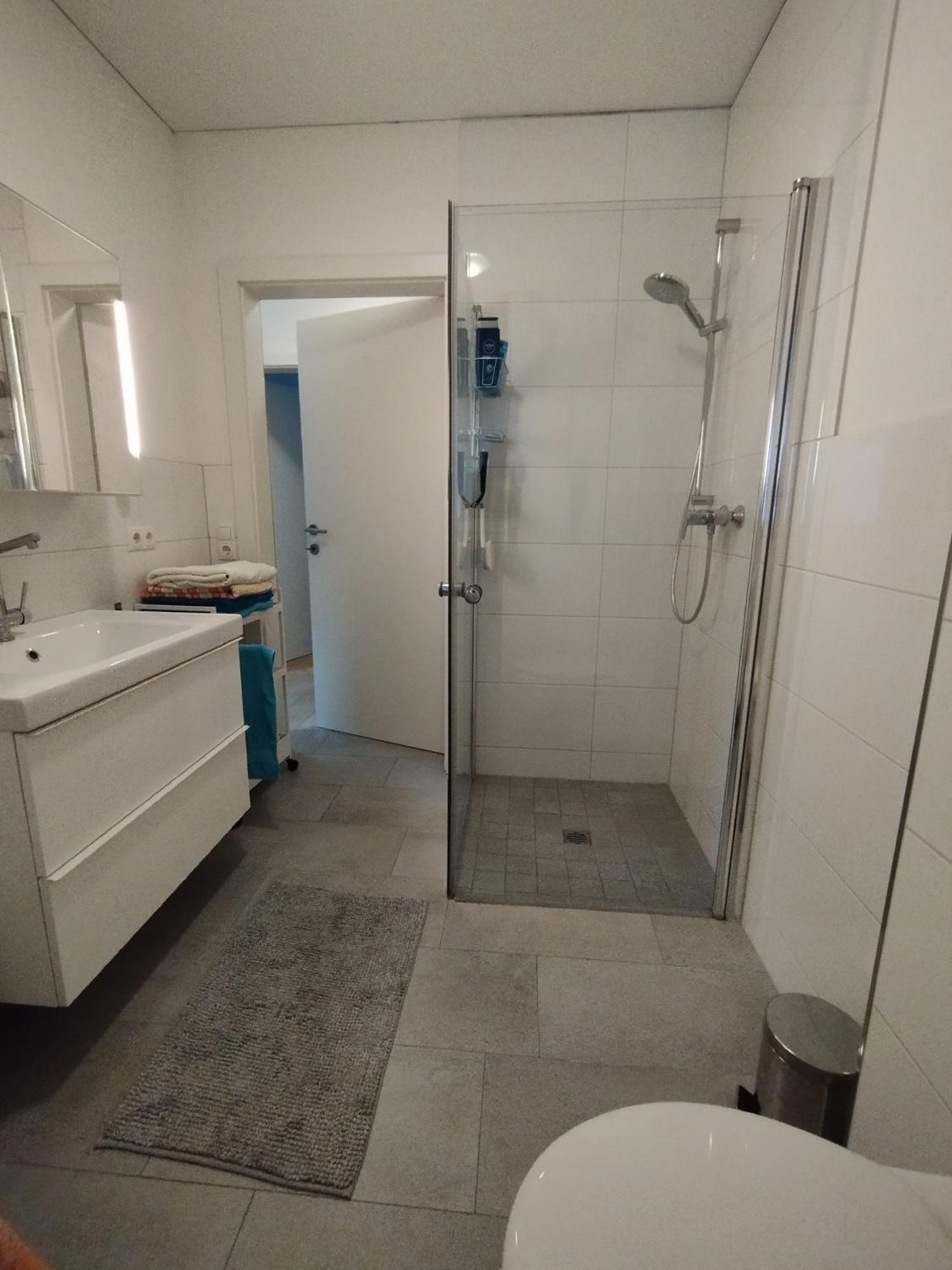 Crown Living Design Apartment - Gratis Parkplatz - Wlan - Kueche - Self Check-In Altach Екстериор снимка